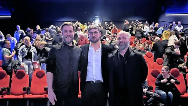 Producent Tamir Gostiša, režiser Perica Rai in direktor fotografije 
Vladan Janković (z leve) po koprski premieri filma Pa tako lep dan 
je bil