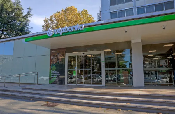 OTP Banka Nova Gorica na  Kidričevi ulici 11 