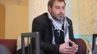 “Na primeru gospoda Boscarola se čudovito pokaže, da naš 
problem niso kapitalisti kot posamezniki, ampak kapitalizem kot 
sistem,” pravi Miha Kordiš.