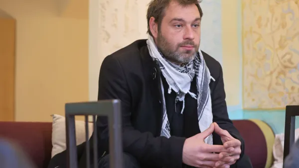 “Na primeru gospoda Boscarola se čudovito pokaže, da naš 
problem niso kapitalisti kot posamezniki, ampak kapitalizem kot 
sistem,” pravi Miha Kordiš.