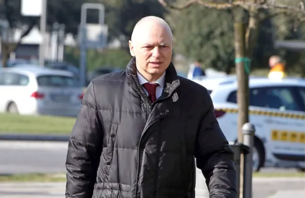 Na sodišče bodo najbrž spet vabili nekdanjega predsednika 
uprave Intereurope Andreja Lovšina, obtoženega zlorabe položaja 
ob nakupih logističnih centrov v Rusiji in Ukrajini.