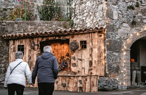 Štanjel zaživel v praznični podobi
