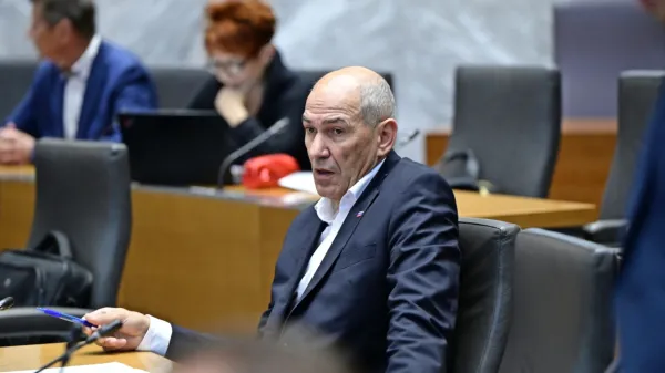 Levi pol računa, da bo odprtje arhivov škodljivo za prvaka SDS 
Janeza Janšo.