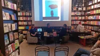 Z Andrejem Štularjem (v sredini) in Gregorjem Podlogarjem se je 
pogovarjala Ana Geršak.