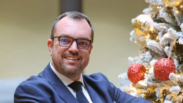 Dr. Laris Gaiser pravi, da je kot zaprisežen panevropejec  prepričan, 
da Balkan spada v evropsko družino. “Ampak v regiji ne bo nikoli 
miru in medsebojnega sožitja, če ne eliminiramo vseh faktorjev, ki 
omogočajo nacionalizme.”