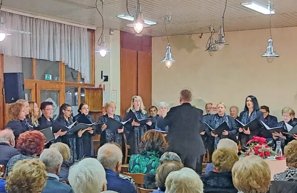 Na  svečanosti v polnem Emoncu je med drugimi nastopila tudi 
Ženska vokalna skupina Korala.