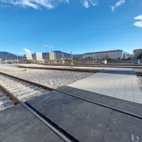 Prenova tirov na novogoriški železniški postaji je končana, v zaključni fazi so dela na peronih, v podhodu in v notranjosti postaje