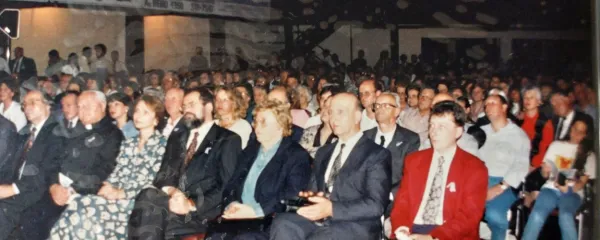 Postavitev Gregorčičevega kipa je v Triglavu povezalo argentinske 
Slovence vseh provenienc.