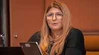 Duška Godina, direktorica Agencije za energijo,  ob uvedbi novega 
modela   ni opozorila, da bodo gospodinjstva s plačilom omrežnine 
po novem zakupila dvakrat manjšo obračunsko moč kot prej.