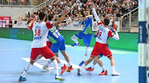 Aleks Vlah (z žogo) je postal udarni napadalni adut  reprezentance. 