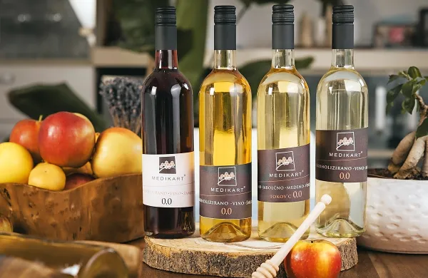 Biotehniški izobraževalni center Ljubljana je s pomočjo kmetov in 
vinarjev pridelal brezalkoholno vino in nekaj sadnih vin.  