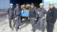 Ekipa  Državne enote za varstvo pred neeksplodiranimi ubojnimi sredstvi je letos  kar v treh akcijah varno 
onesposobila  neeksplodirane letalske bombe iz druge svetovne vojne, ki so jih našli na gradbišču ob  
železniški postaji.  S sodelovanjem pristojnih služb z obeh strani meje so  vse  evakuacije potekale uspešno.    