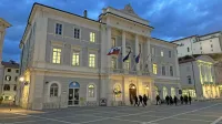 V piranski občini pravijo,  da glede  imenovanja Mussolinija niso sprejeli nobenega sklepa, ki bi ga lahko 
formalno preklicali.   