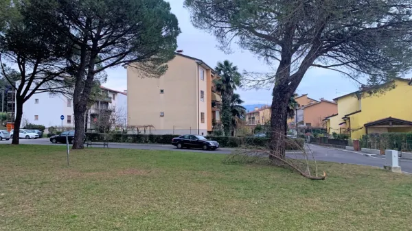 V naselju Pevma so že več mesecev v temi.  Tako bo očitno vsaj še velik del trajanja evropske prestolnice 
kulture.

