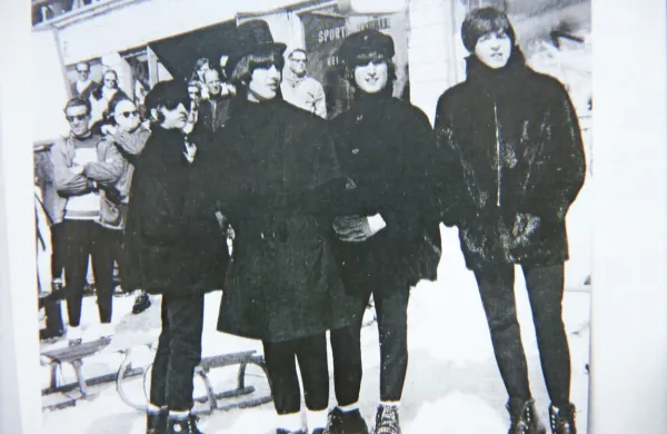 Člani skupine The Beatles  v avstrijskem smučarskem središču 
Obertauern. 