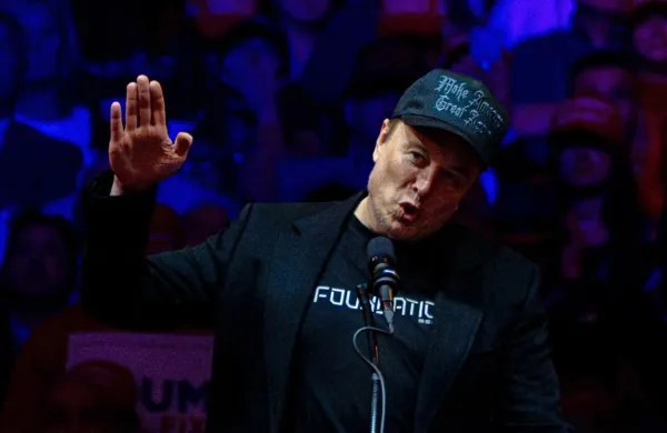 Elon Musk na enem izmed Trumpovih predvolilnih shodov.