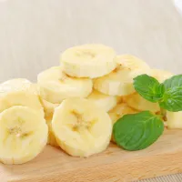 



Banana je bogata z vitamini in minerali, med njimi jih veliko koristi 
tudi koži.