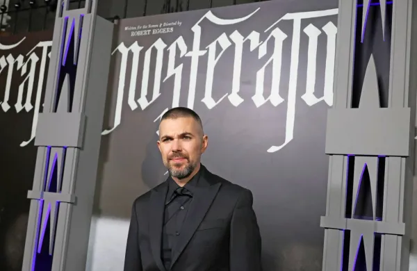 Režiser Robert Eggers se je s filmi Svetilnik, Čarovnica in  Nosferatu 
ustoličil kot eden vodilnih sodobnih predstavnikov gotskega 
žanra. 
