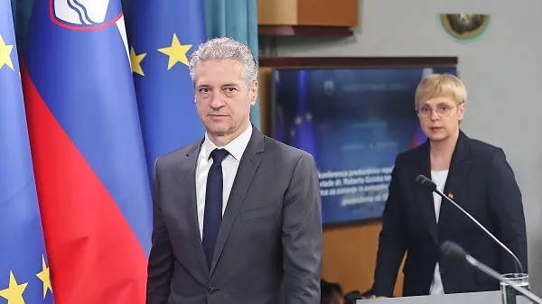 Od spomladi sta se Robert Golob in Nataša Pirc Musar srečala 
samo enkrat, čeprav sta napovedala, da se bosta dobivala vsak 
mesec.