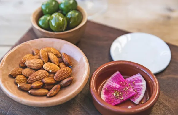 Zdravi prigrizki vas bodo nasitili brez odvečnih kalorij.