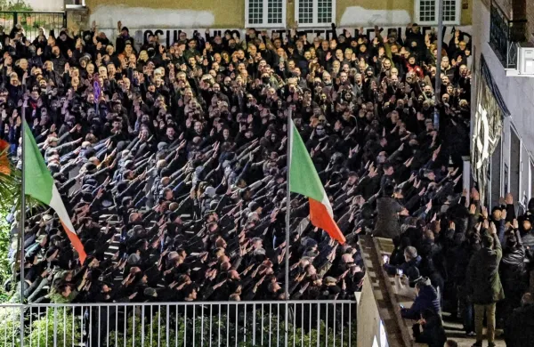 Prizori iz Rima razburjajo Italijo in Evropo. 