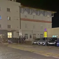 Znanec ga je s pi&scaron;tolo ustrelil v nogo