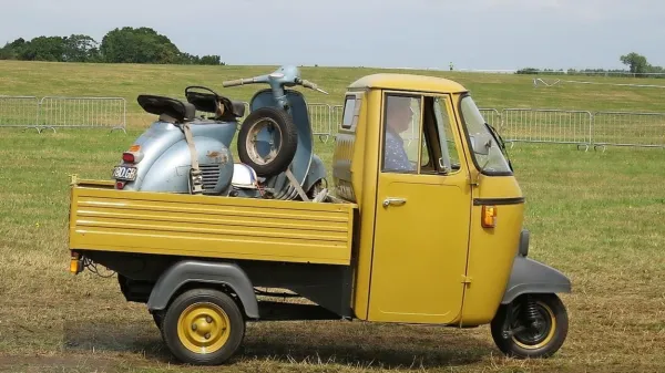 V svojih 70 in nekaj letih obstoja je ape zavzel cel svet, v 35 državah 
po svetu pa je del ulične kulture in narodne dediščine kot na 
primer Trixi Taxi v Zimbabveju ali TukTuk v Indoneziji.