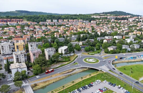 V Semedeli so včeraj odprli Borzenovo svetovalno pisarno kontaktne točke OVE. 