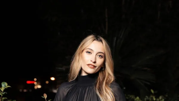 Paris Jackson se uspešno odvaja od drog.