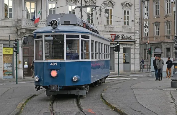 Tramvaj zaenkrat ne bo peljal do zaključne postaje  na Oberdanovem trgu v Trstu.