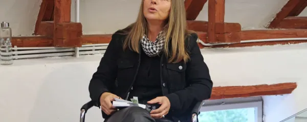 Raziskovalka, dr. Cirila Toplak, je dolgo poimenovano “staro”, “ 
našo”, “rodno” vero utemeljila kot naravoverstvo na Primorskem.