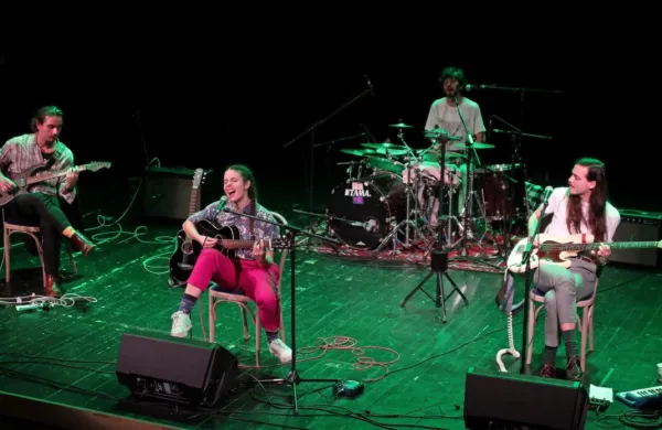 Koala Voice so v Piranu navdušili tudi z nekoliko bolj izčiščeno 
različico svojih skladb, zbranih na že petih avtorskih albumih. 