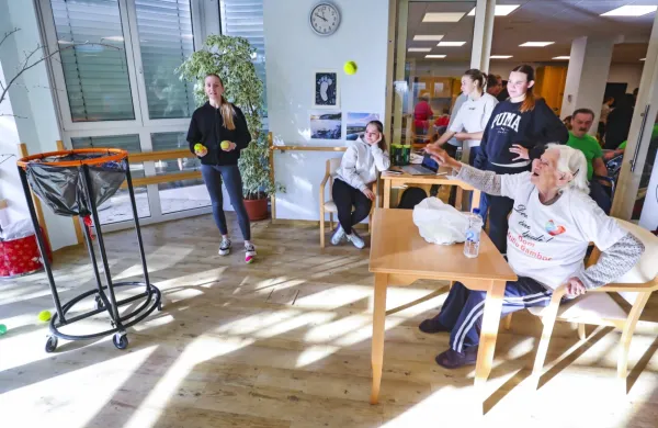 Nihče še ne ve, kako bo novi zakon o dolgotrajni oskrbi zaživel v 
praksi. 