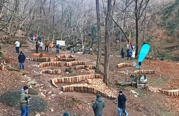  V soboto so  v Parku Pečno odprli in predstavili  land art objekt 
Valovila avtorice Orjane Velikonja Grbac.