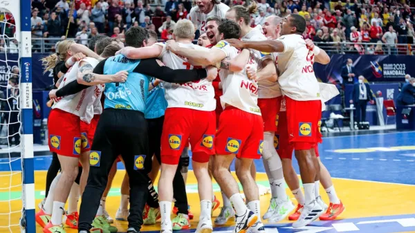 Tako so se Danci pred dvema letoma na Poljskem razveselili tretjega zaporednega naslova svetovnih prvakov. 

