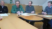 Miha Butara, Marijan Platiše, Gašper Uršič, Mitja Dežela (od leve) 
s soorganizatorji ob 80. obletnici Partizanskih smučin pripravljajo 
vrsto spominskih prireditev.