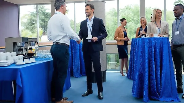 Kako vključiti promocijska darila v va&scaron; naslednji dogodek?