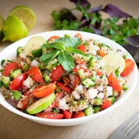 Zelenjavo ali sadje vključimo v vsak obrok.   