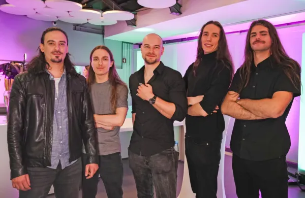 Metalske barve bodo na letošnji Emi zastopali Rai, z njimi pa tudi 
edini primorski tekmovalec Filip Furlani (na fotografiji desno). 