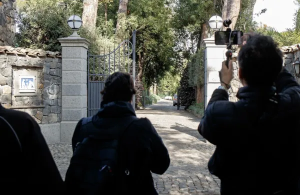 Jeseni 2020   se je v rimsko vilo vselil Berlusconi in tam živel do 
svoje smrti junija 2023.