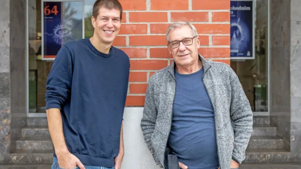 (INTERVJU) Goran Vojnović in Aleš Valič: “Bojim se, da je naša skrb za slovenščino ostala samo pri besedah”