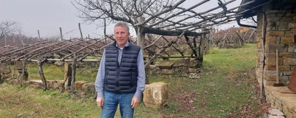 Vilij Bržan: po gasilstvu med starodavne trte