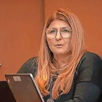 Velik del elektrogospodarstva in energetske stroke je že ob pripravi 
novega sistema omrežnine opozarjal, da je  neprijazen do uporabnikov. 
Na fotografiji direktorica agencije za energijo Duška Godina.