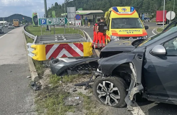 V nesreči    se  je  huje poškodoval  sopotnik v dacii duster.