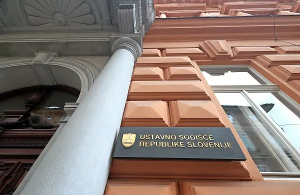 Na  ustavnem  sodišču so  pojasnili, kaj  prinaša  njihova novembrska  odločba  o  mariborski  zadevi.