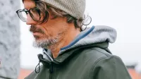 Boštjan Videmšek je dolgoletni novinarski poročevalec iz kriznih 
žarišč in sodelavec številnih tujih časopisov, revij in spletnih 
portalov ter avtor treh odmevnih družbeno angažiranih knjig o 
svetovnih kriznih žariščih. 