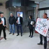 Zmelkoow so na sedežu Primorskih novic posneli nov videospot za “himno vseh egoistov” (FOTO, VIDEO)