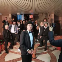 Zmelkoow so na sedežu Primorskih novic posneli nov videospot za “himno vseh egoistov” (FOTO, VIDEO)