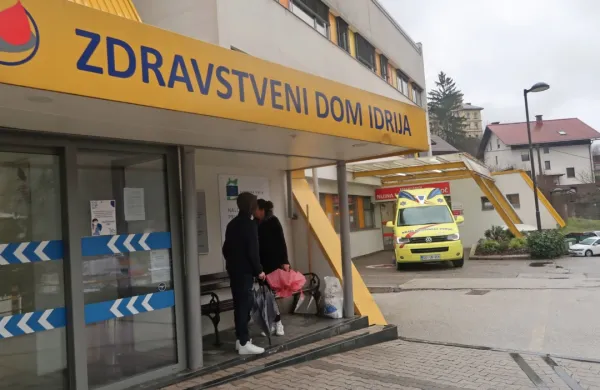 V uvodnem tednu je  dodatno ambulanto obiskalo kar 300 
občanov. 