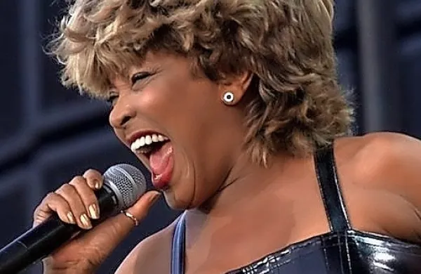 Kljub temu, da se je Tina Turner v 80. letih soočala s številnimi težavami, 
da je posnela album Private Dancer, je ta takoj postal uspešnica.
